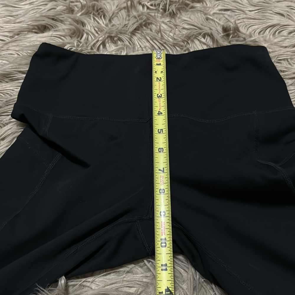 NWOT Yogalicious Capri Tights-Sz M-Lux Style-Side Hip Pockets-Black - Picture 10 of 13